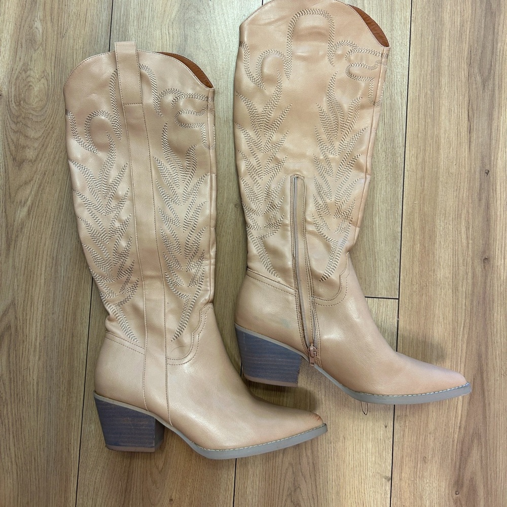 Oasis society tan cowboy boots 8.5